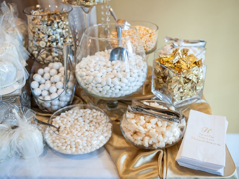 7 Ways to Color Your Candy Buffet