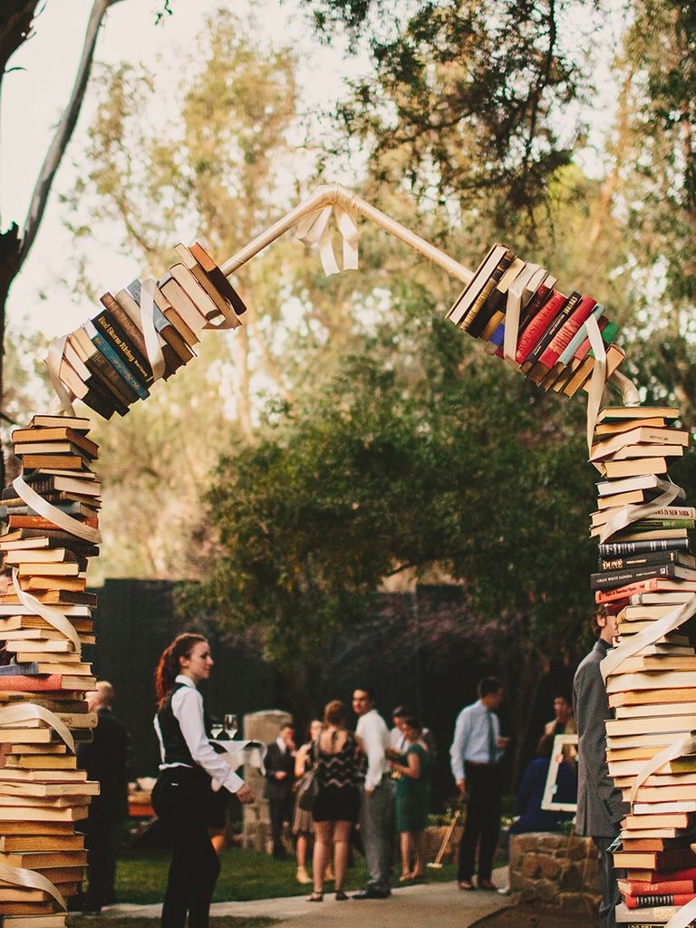 14 Creative Ways to Use Books as Wedding Décor