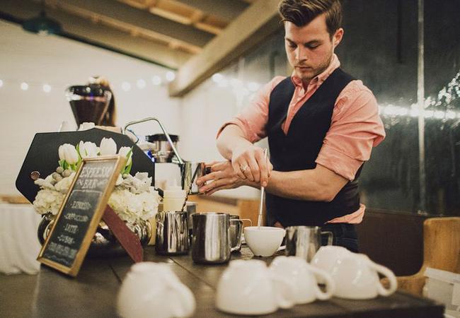 8 Ways To Serve Hot Drinks At Your Wedding