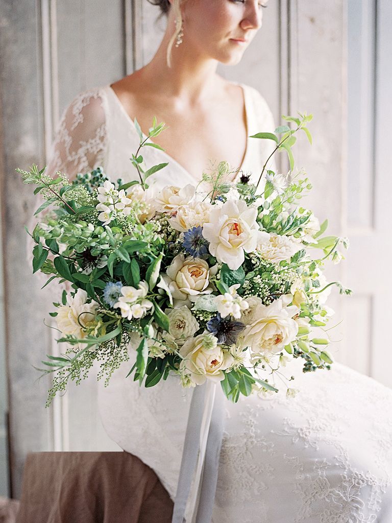 A Guide to the Best Wedding Flowers in Each Season