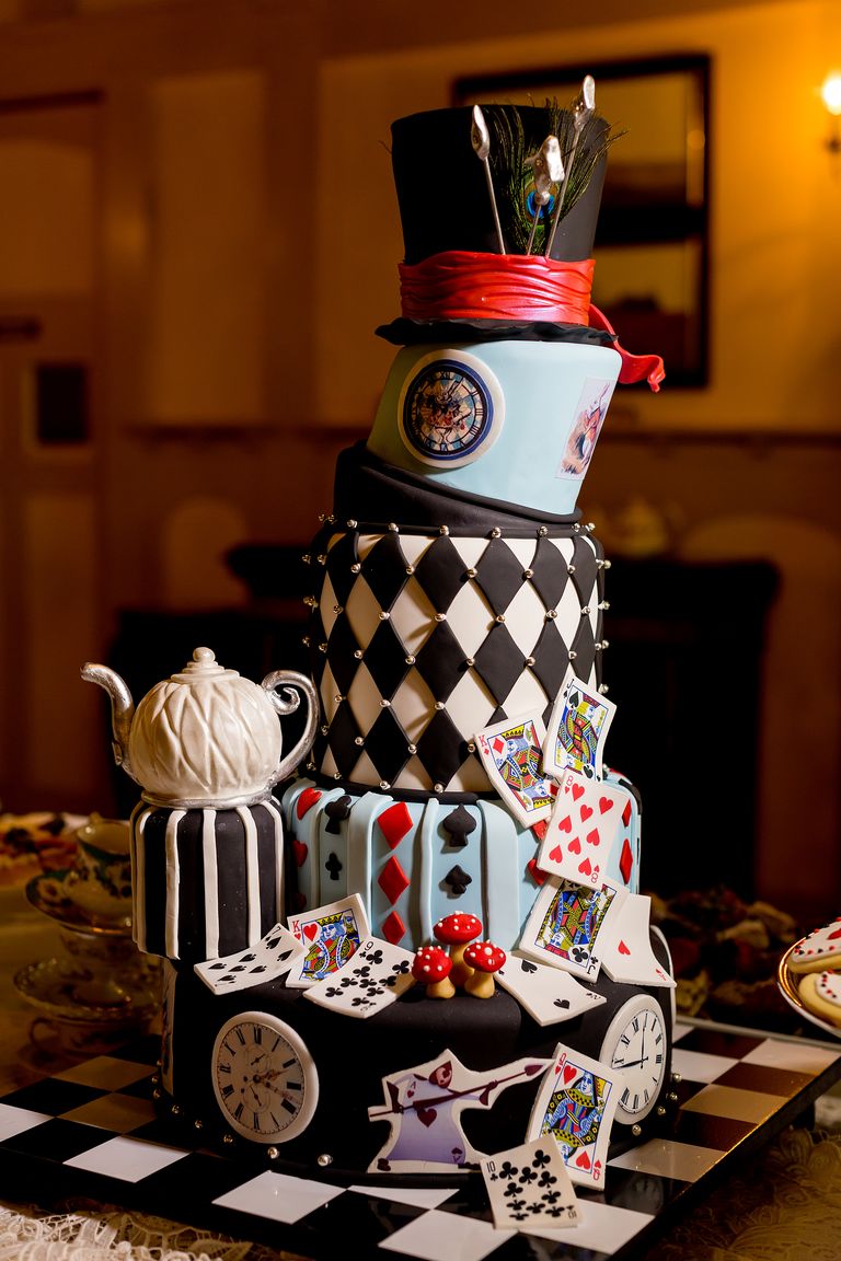 "Alice in Wonderland"-Inspired Wedding Details You'll Love