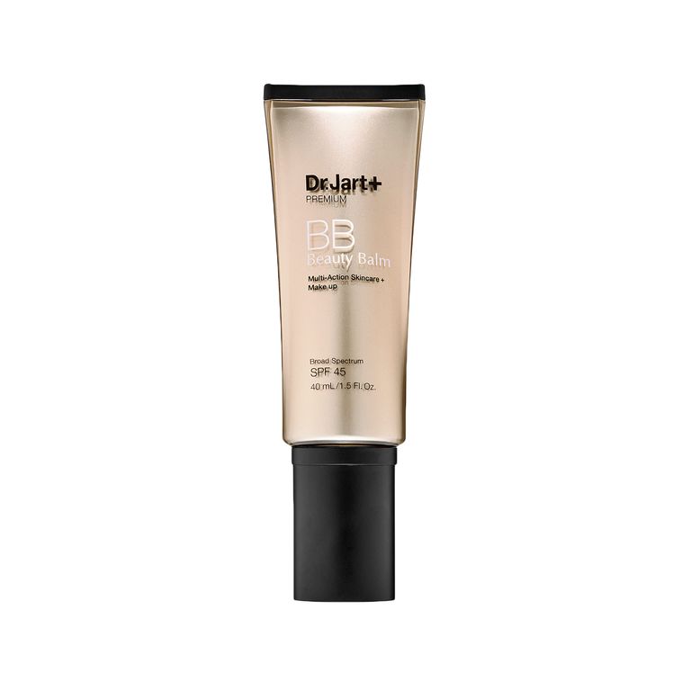 Don't Forget These 5 Beauty Products On Your Honeymoon