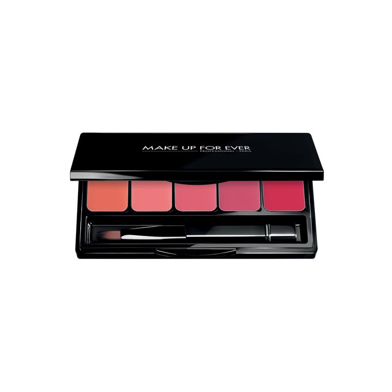 Don't Forget These 5 Beauty Products On Your Honeymoon