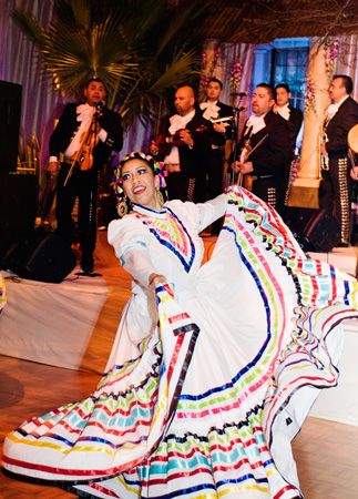 Get Your Fiesta on With This Cinco de Mayo Wedding!