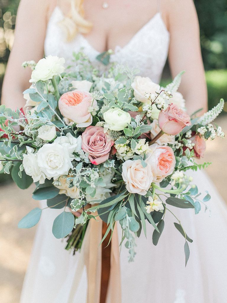Here's Your Bridal Bouquet, Based on Your Zodiac Sign