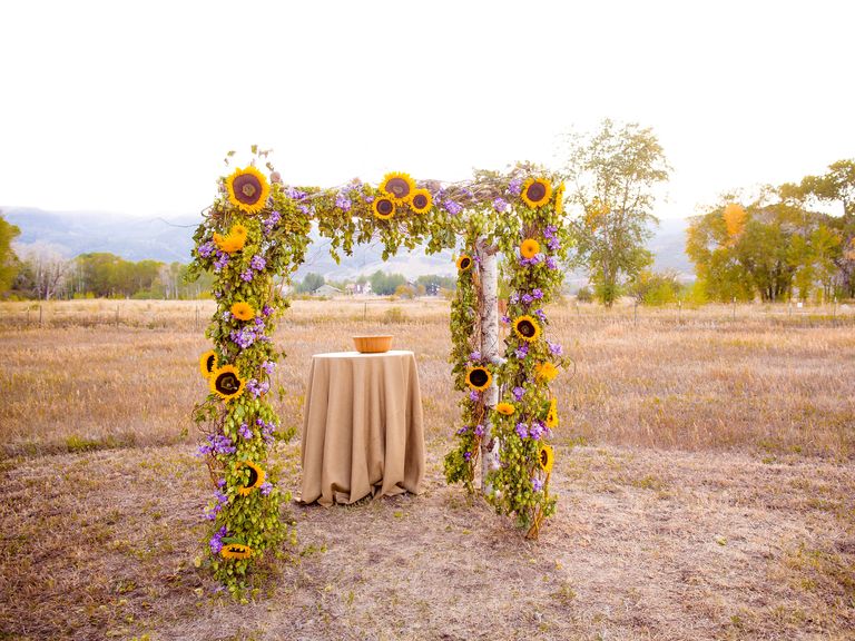 Our Official Guide to the Symbolic Meanings of Wedding Flowers