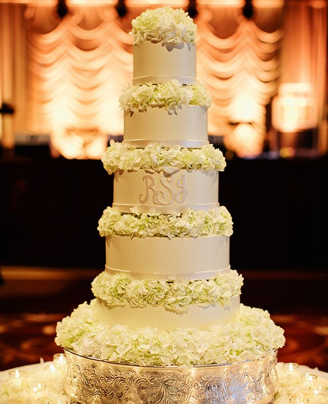 See How Two Crazy-Different Styles Come Together In One Unforgettable Wedding
