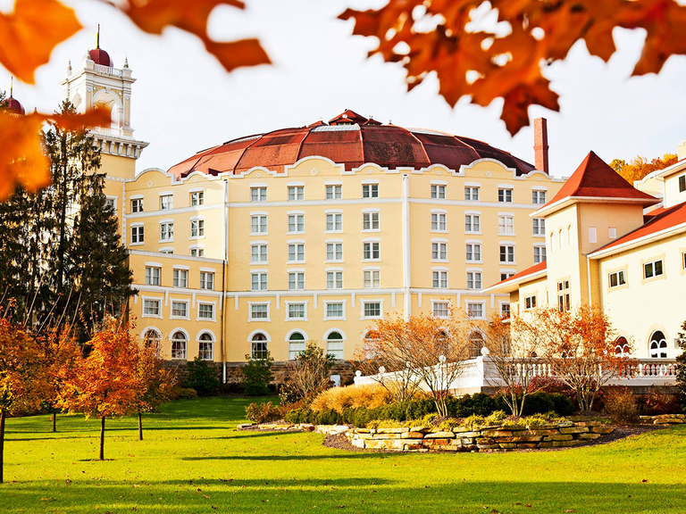 The Best Midwestern Destinations for a Minimoon or Honeymoon