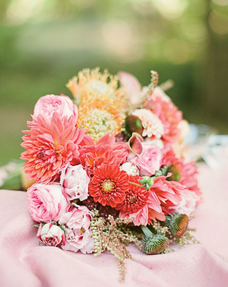 The Prettiest, Wilt-Proof Bouquets for Your Outdoor Wedding