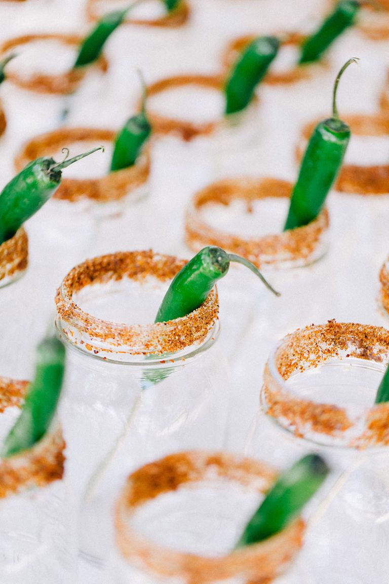 The Ultimate Wedding Cocktail Hour Guide