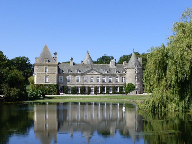 These Rental Homes and Castles Are Honeymoon Goals