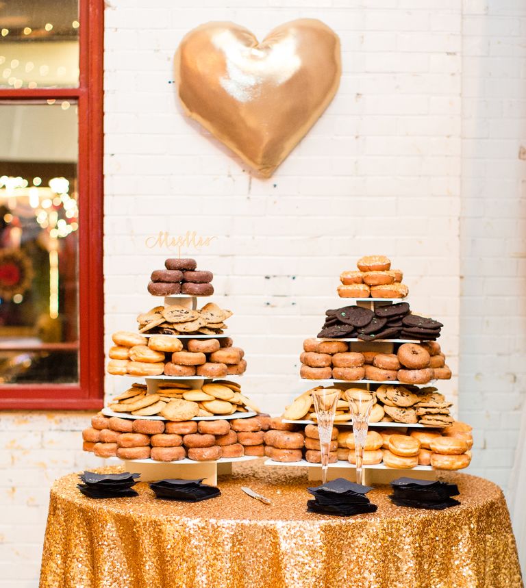 14 Wedding Dessert Ideas (That Aren’t Cake!)