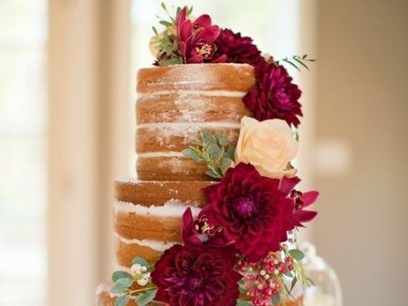 Bánh cưới đẹp màu ánh kim kết hoa đường tinh xảo