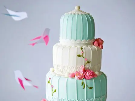 Bánh cưới đẹp phong cách mộc, vị red velvet ngon miệng