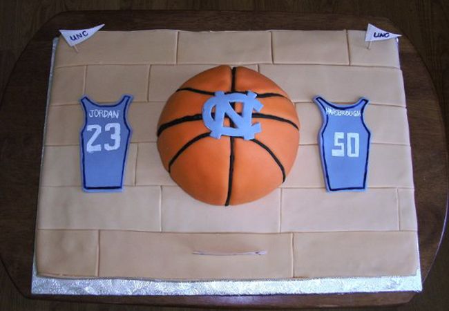 5 Groom’s Cakes for March Madness Fans
