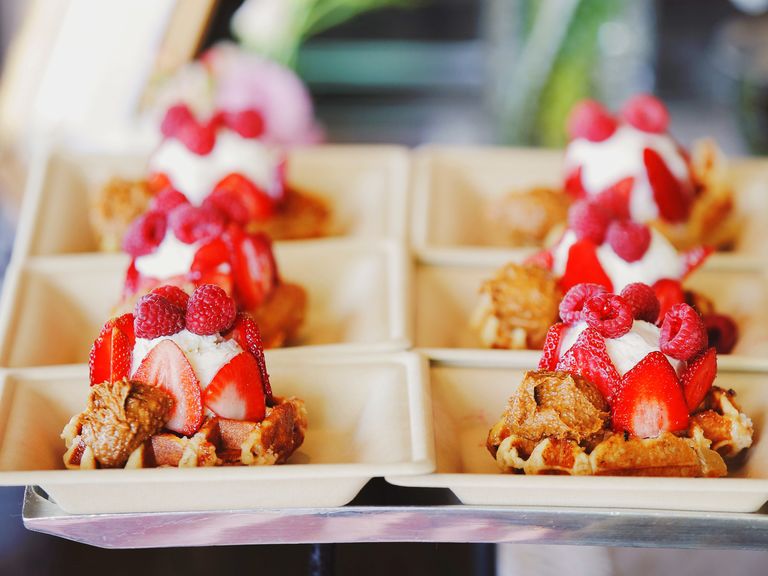 14 Wedding Dessert Ideas (That Aren’t Cake!)
